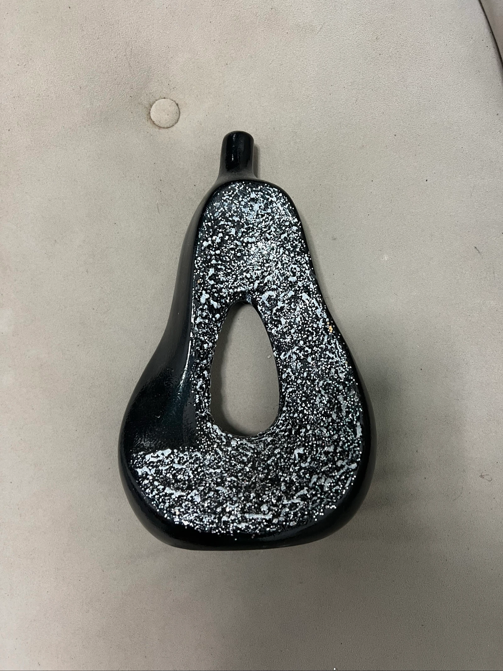 Poire décorative noire